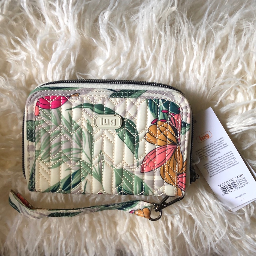 NWT Rodeo Wallet in Lily Sand